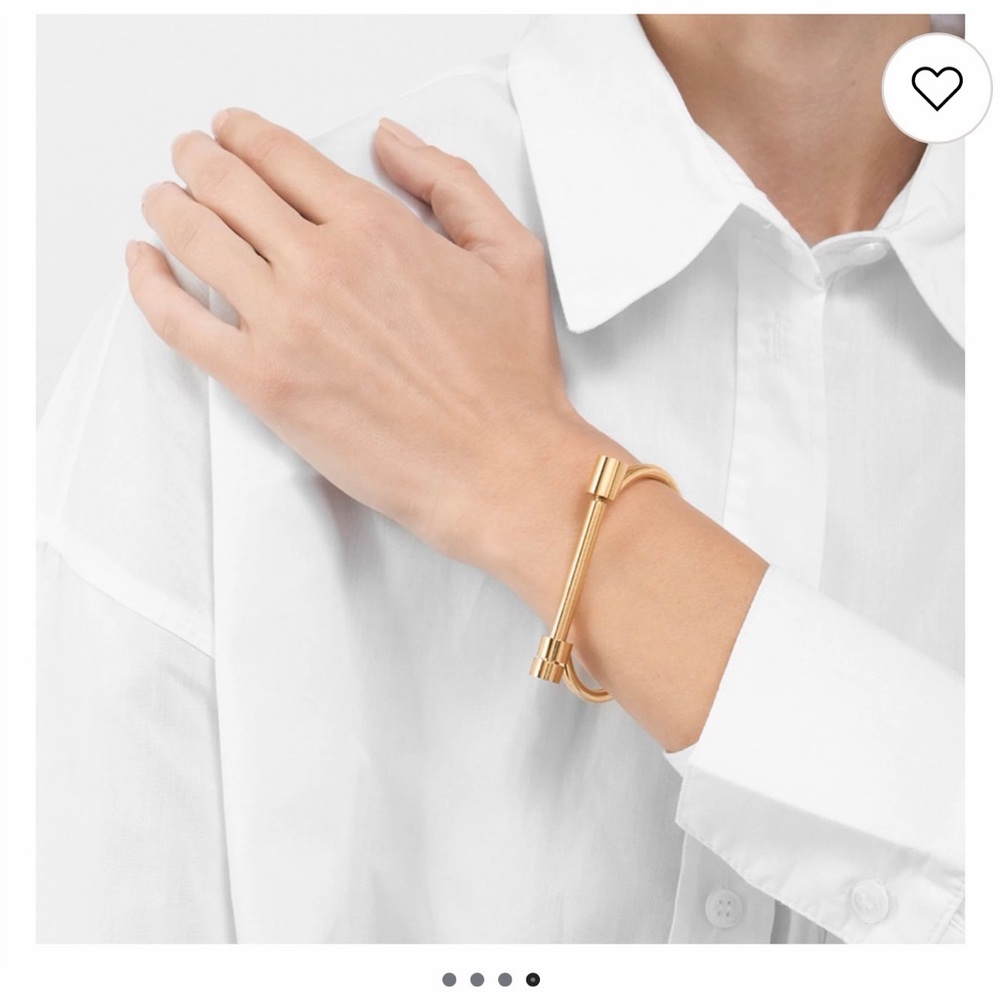 Elegant Gold Bracelet 
14K gold plated